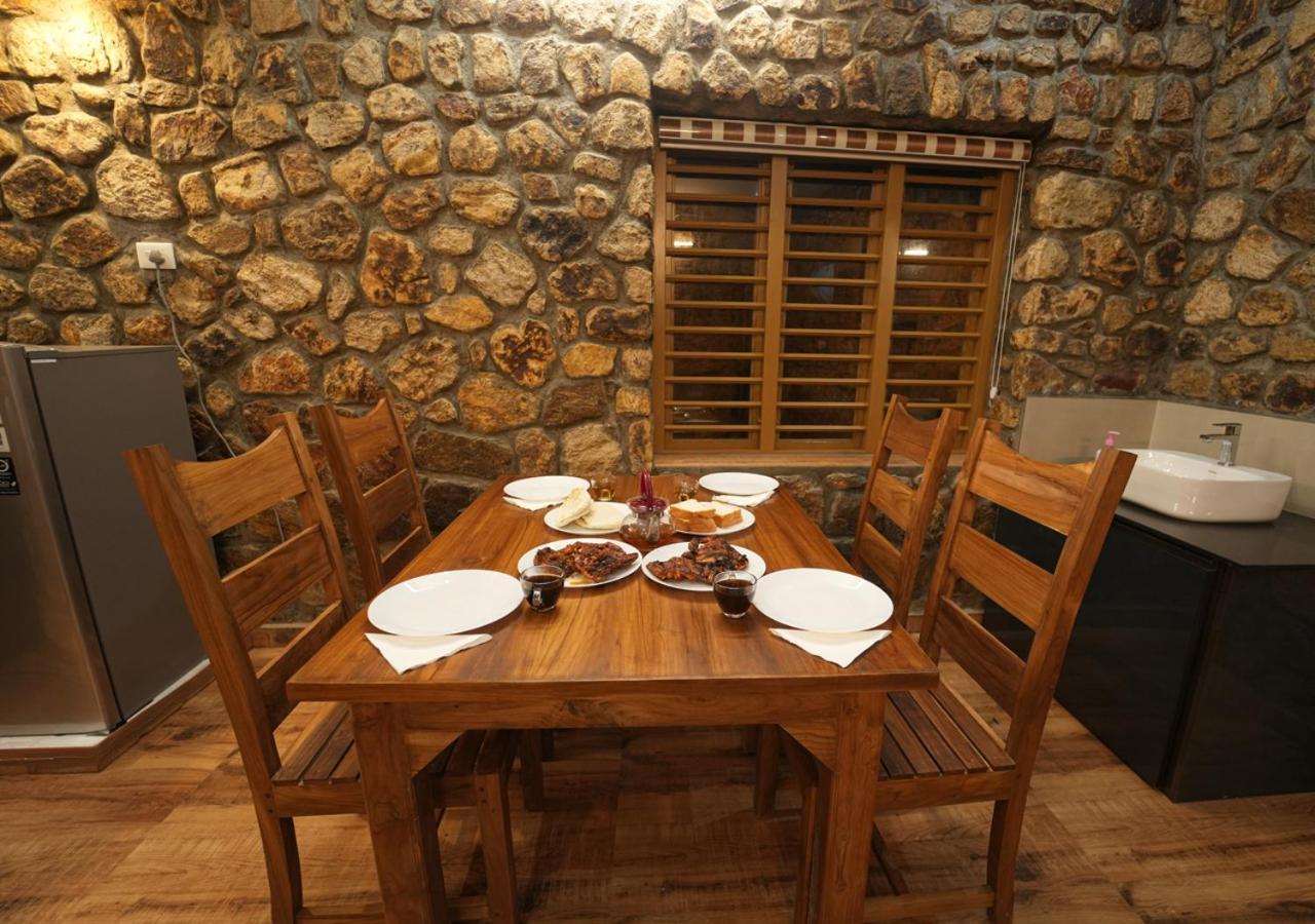 Tiyans Stone Castle Private Tea Villa Vagamon By Voye Homes 외부 사진